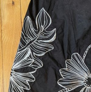 Sunny Leigh 100% cotton black & white floral skirt